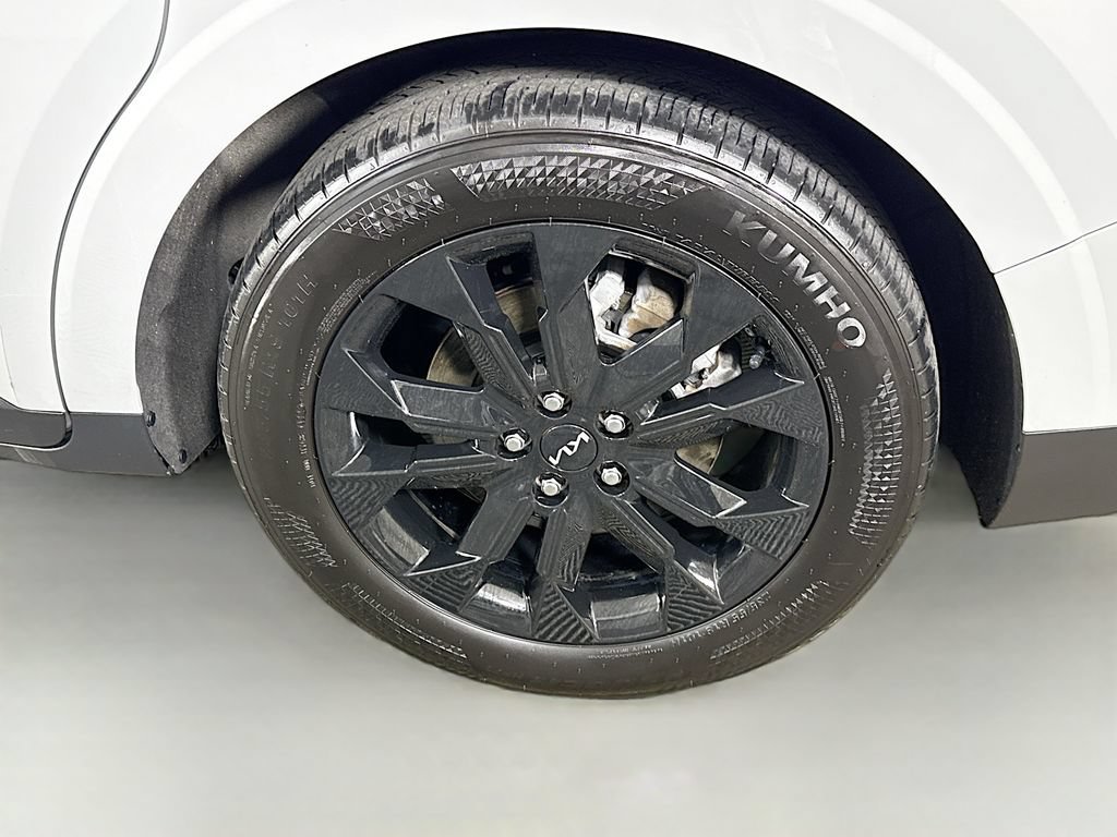 Used 2024 Kia Carnival SX Prestige FWD image 40