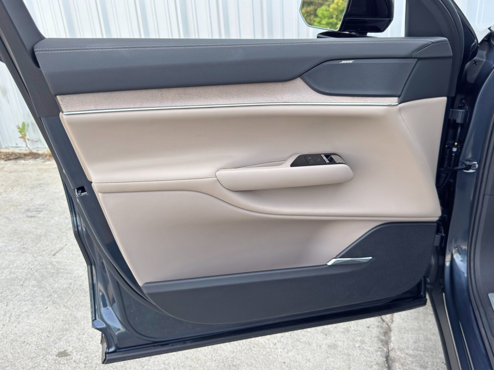 Used 2025 Volvo EX90 Ultra AWD/4WD image 41