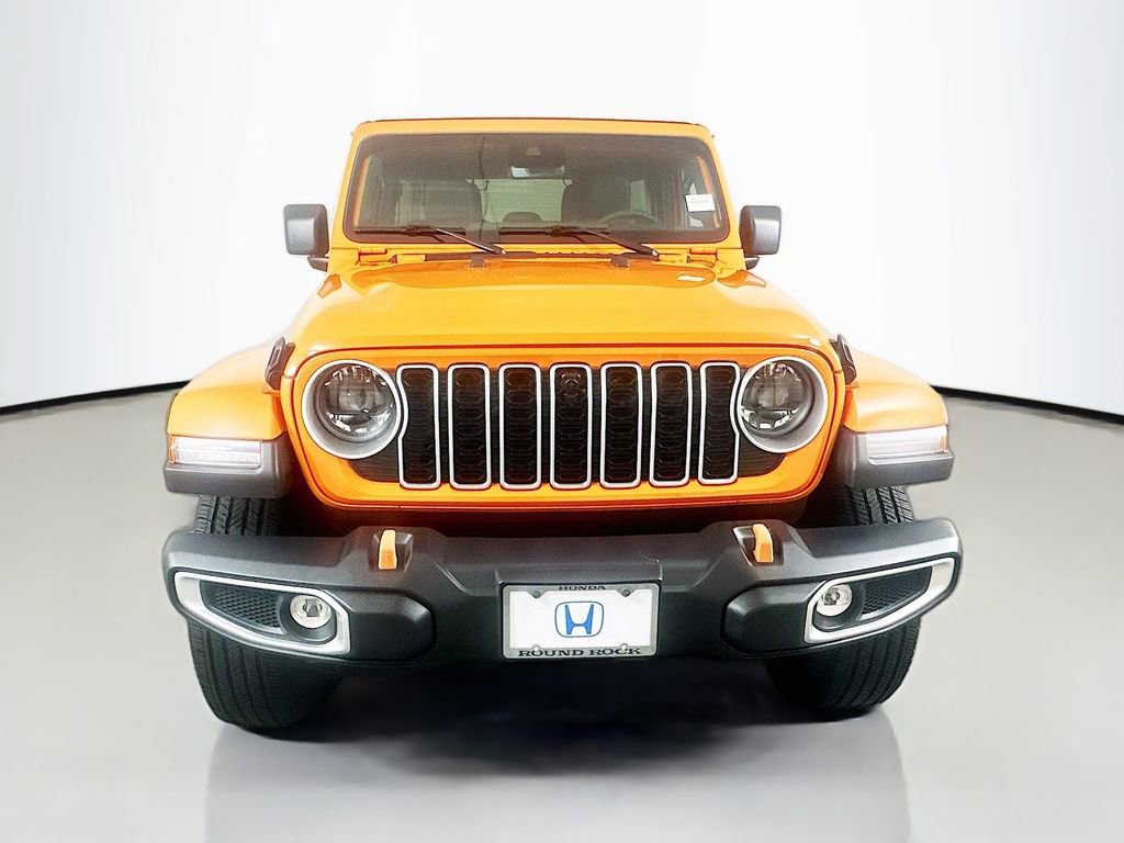Used 2025 Jeep Wrangler Unlimited Sahara AWD/4WD image 2