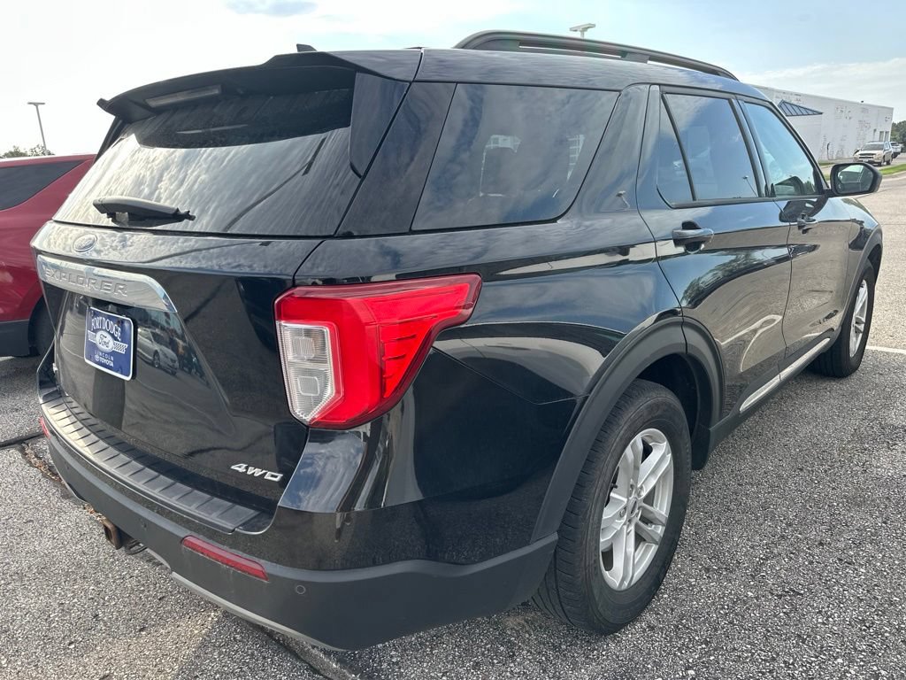 Used 2021 Ford Explorer XLT AWD/4WD image 5