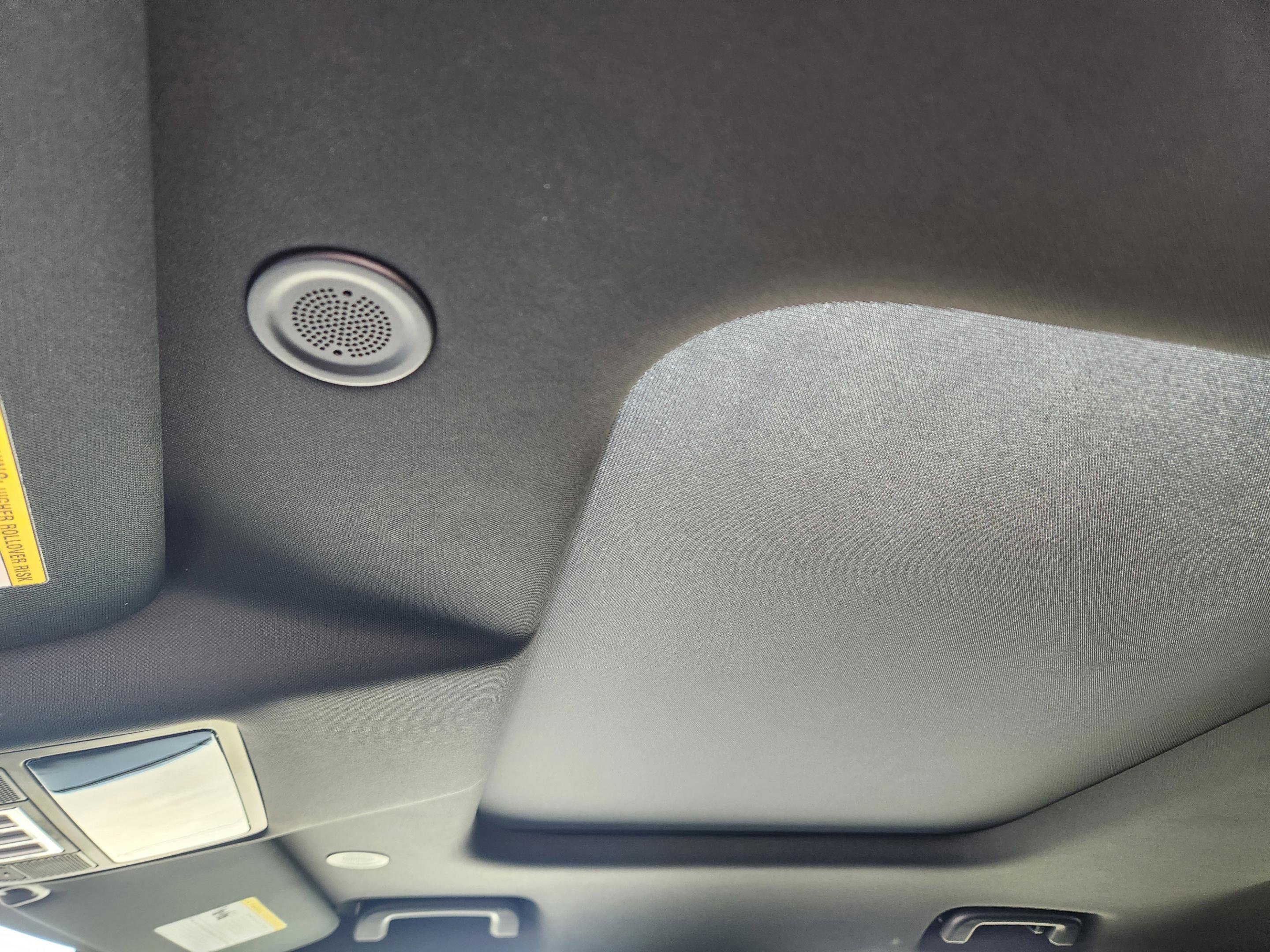 Certified 2024 Land Rover Discovery Dynamic SE image 23