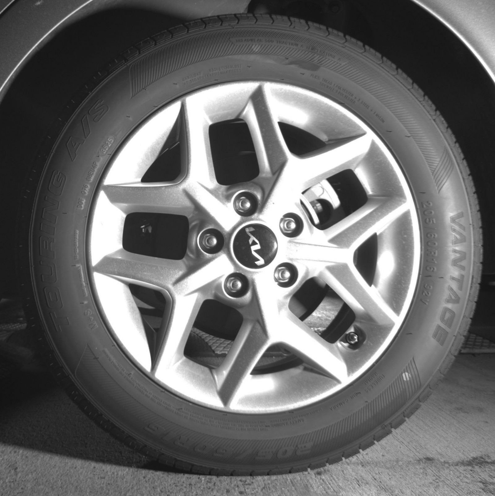 Used 2025 Kia Soul LX w/ LX Technology Package FWD image 25