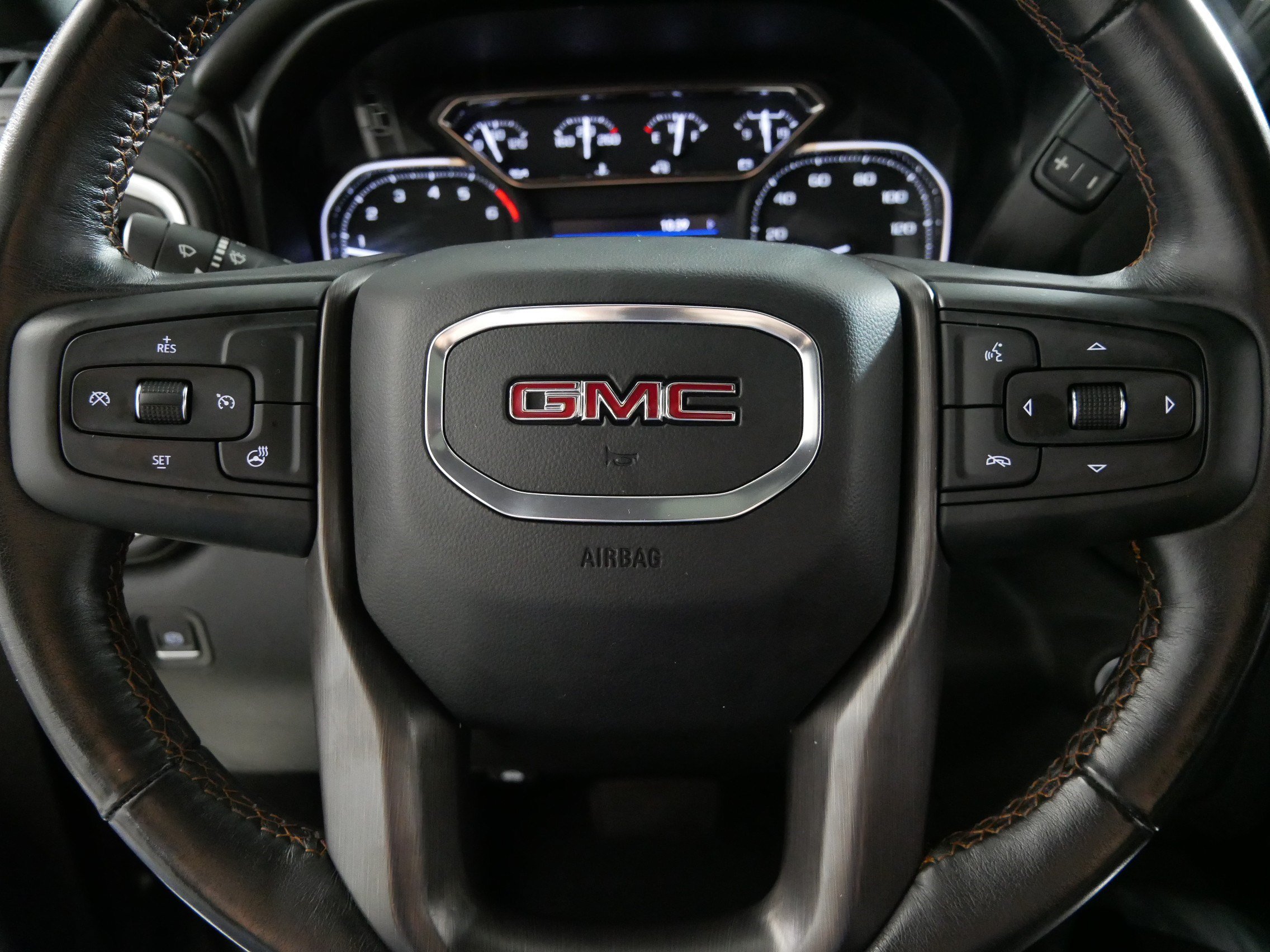 Used 2021 GMC Sierra 1500 AT4 w/ AT4 Preferred Package AWD/4WD image 25