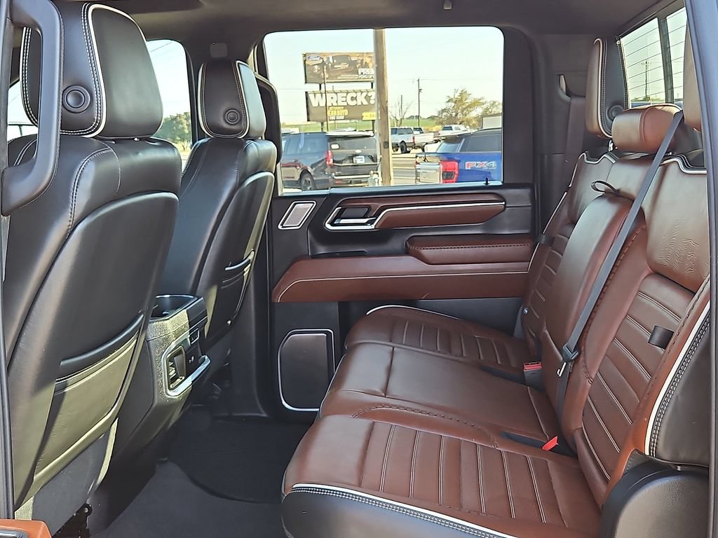 Used 2024 GMC Sierra 2500 Denali Ultimate AWD/4WD image 16