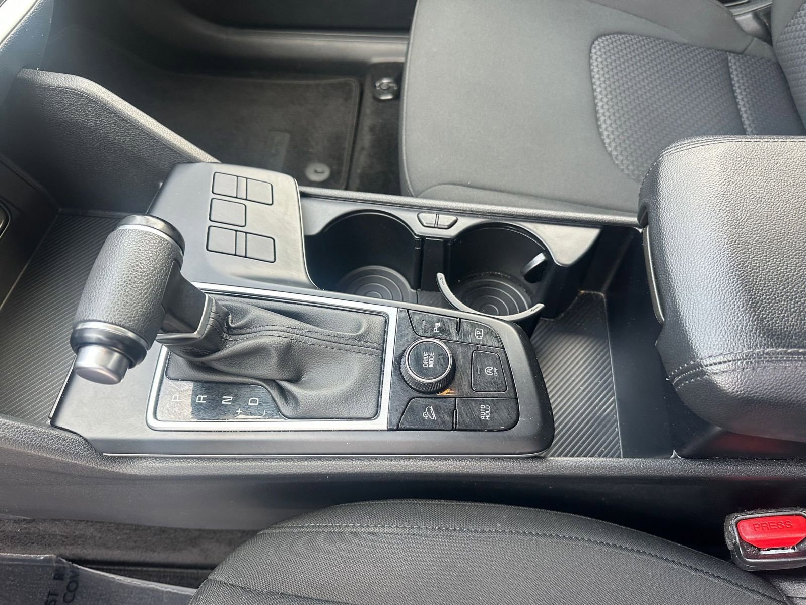 Used 2025 Kia Sportage LX image 39
