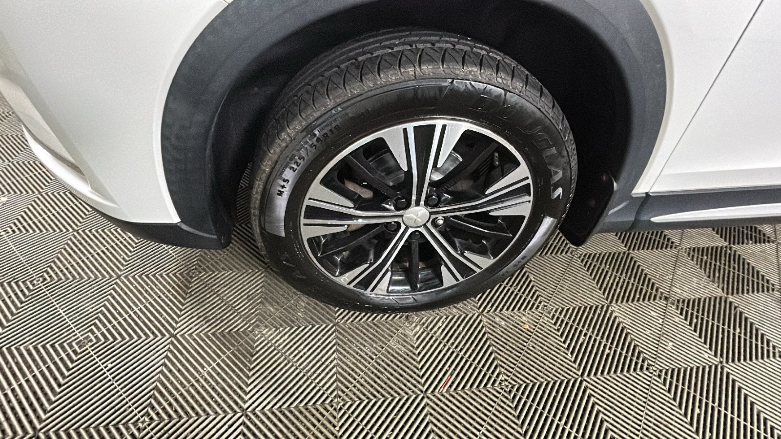 Used 2018 Mitsubishi Eclipse Cross SEL AWD/4WD image 9