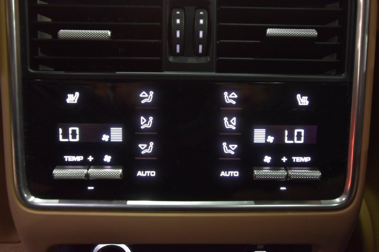 Used 2021 Porsche Cayenne AWD/4WD image 47