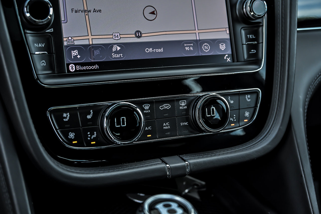 Used 2020 Bentley Bentayga AWD/4WD image 39