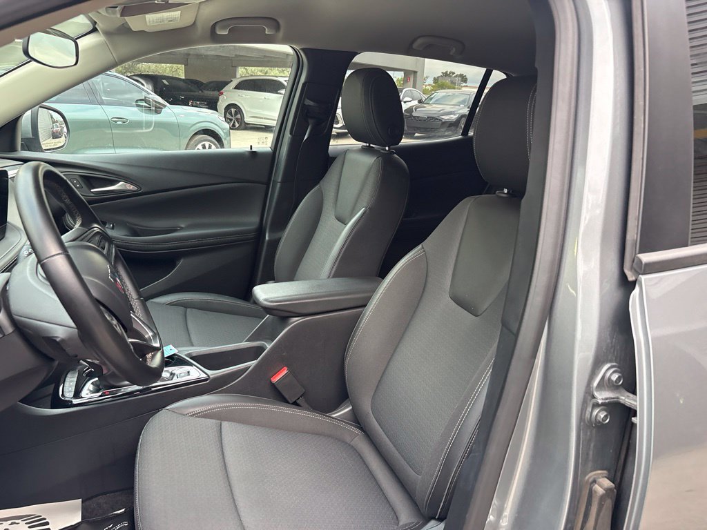 Used 2025 Buick Encore GX Preferred AWD/4WD image 18