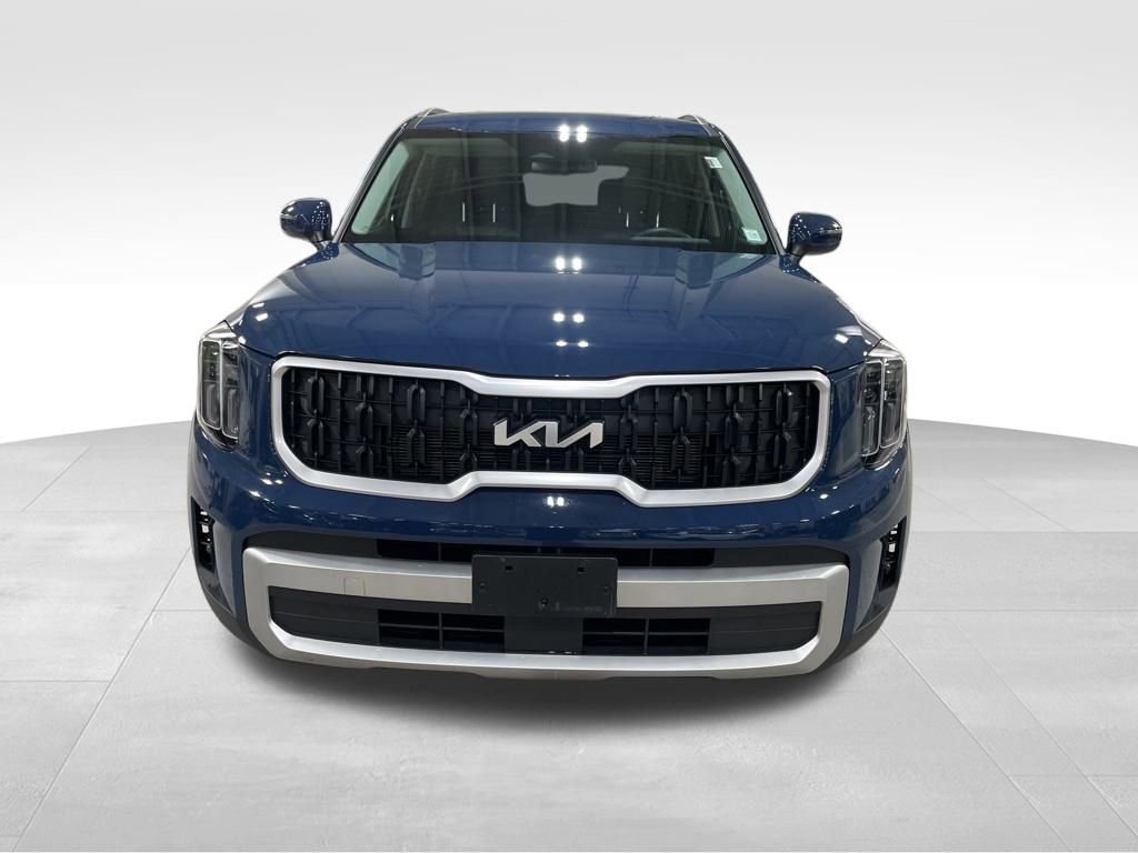 Used 2024 Kia Telluride EX w/ EX Captain's Chair Package image 15