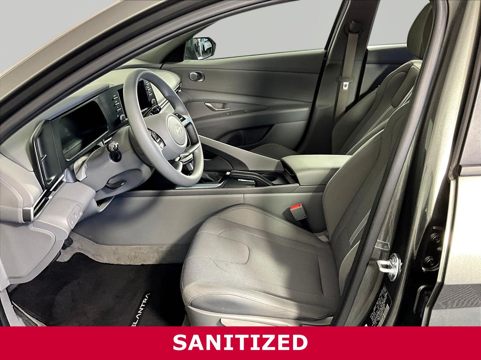 Used 2025 Hyundai Elantra SE FWD image 20