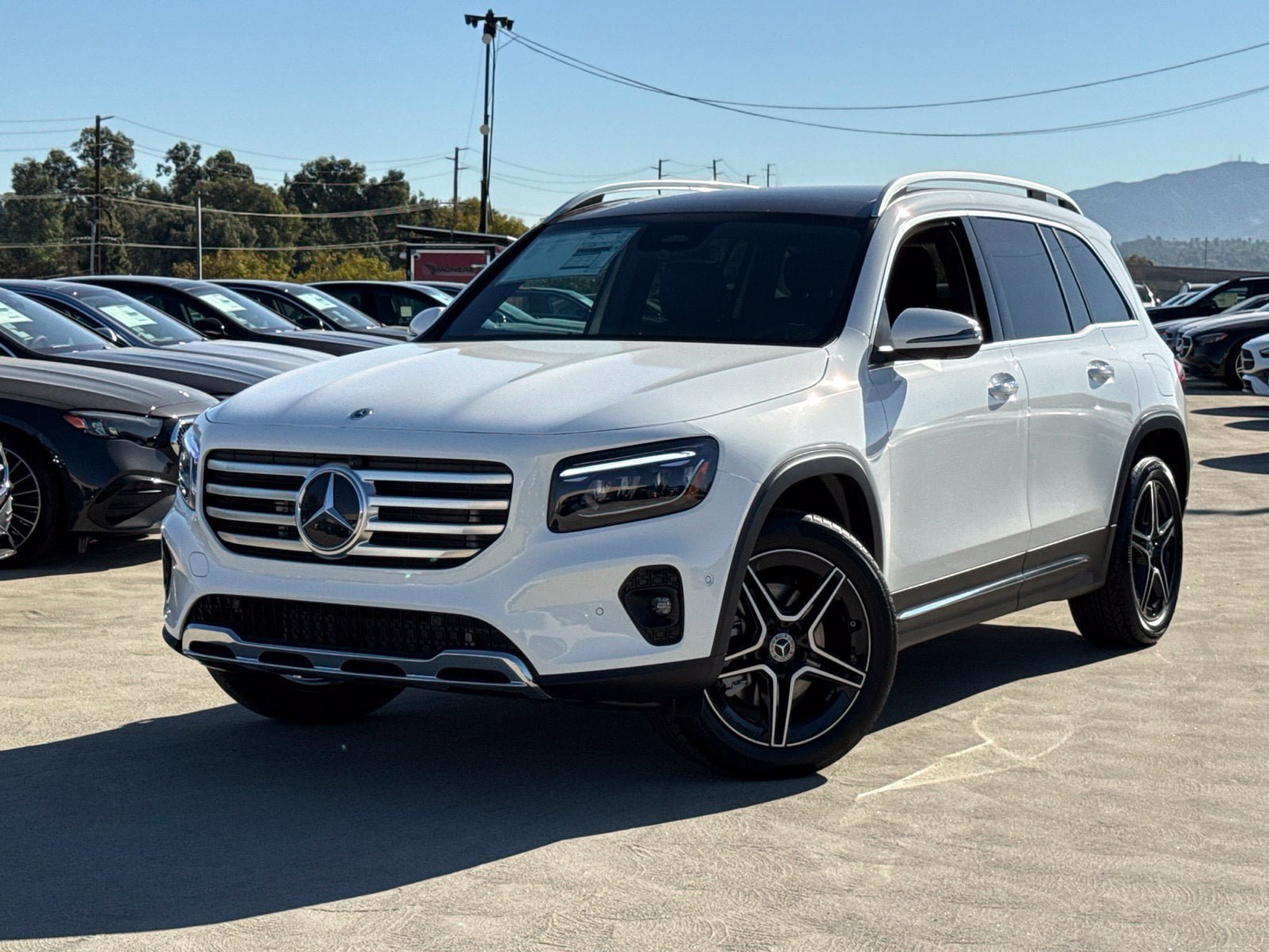 New 2026 Mercedes-Benz GLB 250 4MATIC image 2