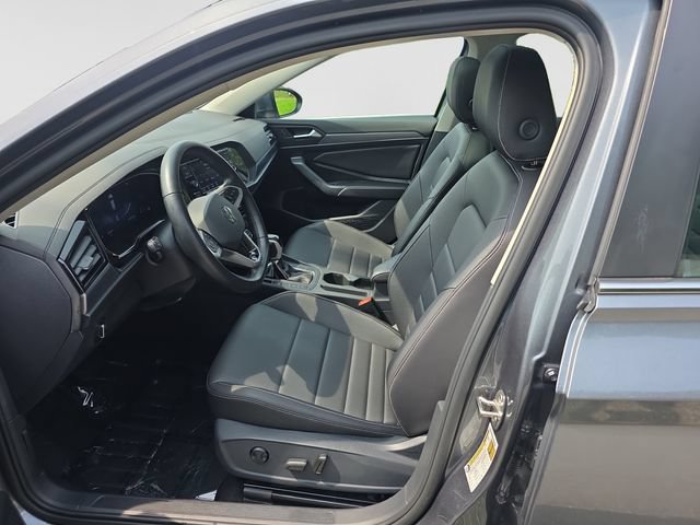 Used 2024 Volkswagen Jetta SE FWD image 11