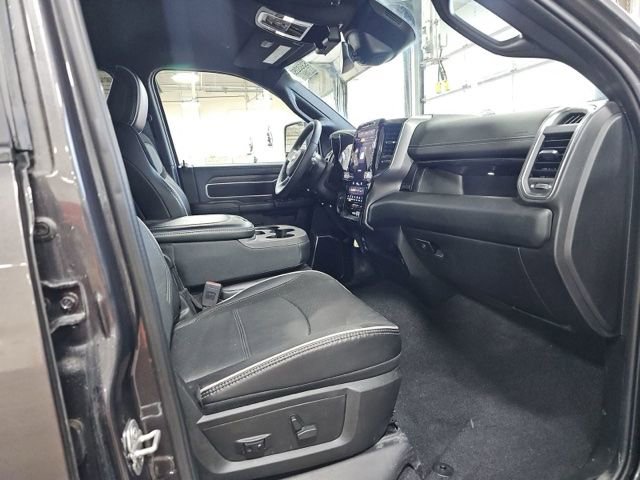 Used 2025 RAM 2500 Laramie AWD/4WD image 9