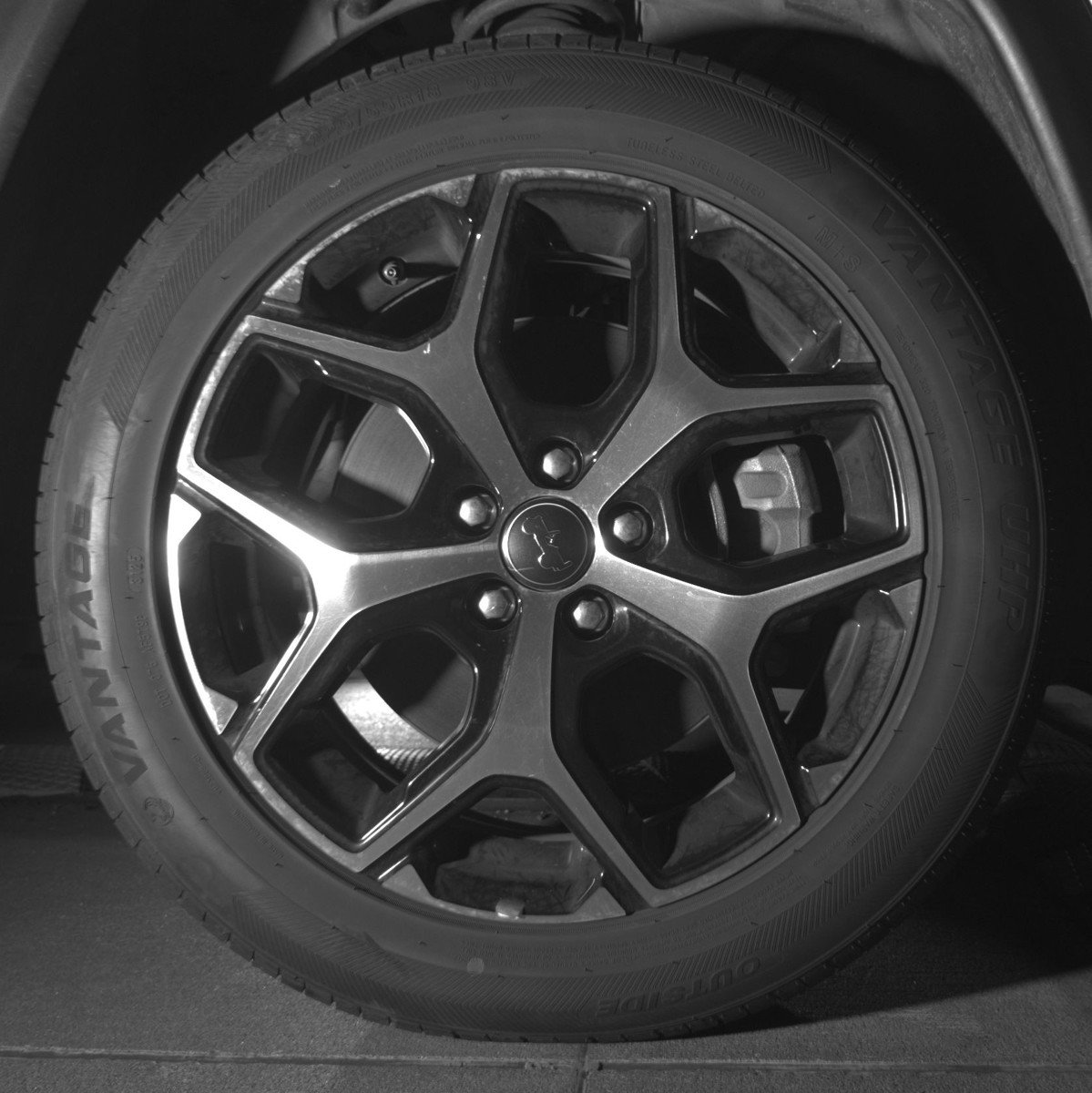 Used 2025 Jeep Compass Limited image 13