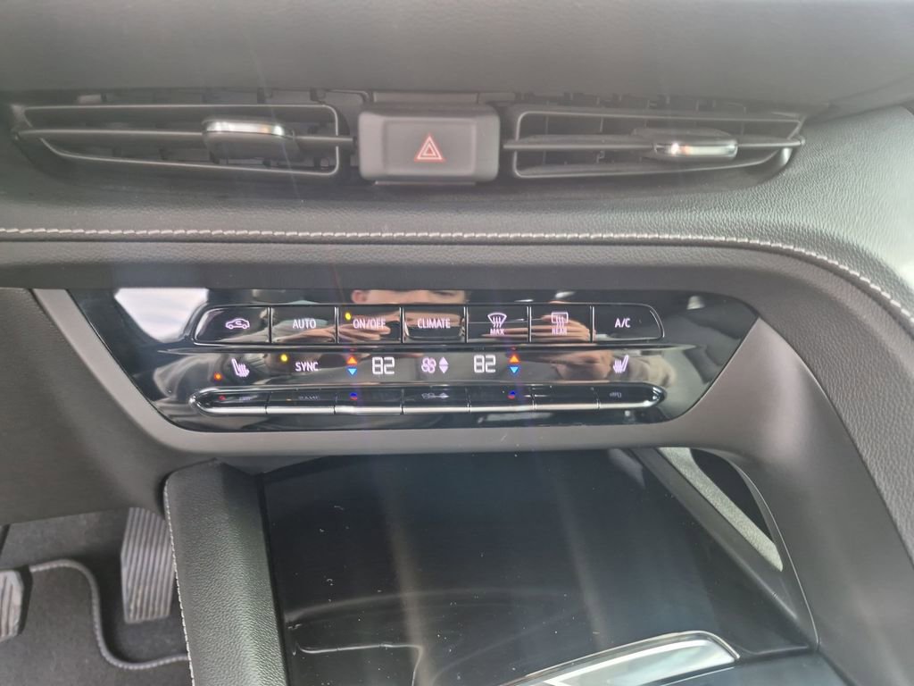 Certified 2021 Buick Envision Essence image 36