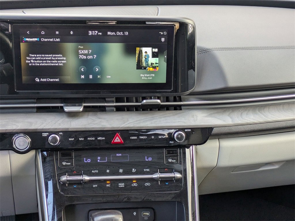 Used 2024 Kia Carnival EX image 21