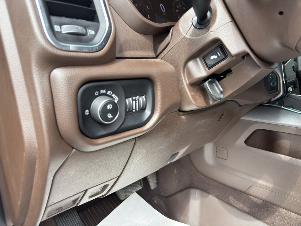 Used 2025 RAM 2500 Laramie AWD/4WD image 10