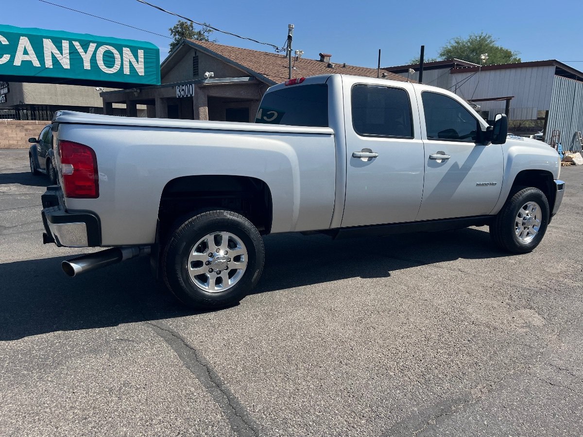 Used 2011 Chevrolet Silverado 3500 LTZ w/ LTZ Plus Package AWD/4WD image 4