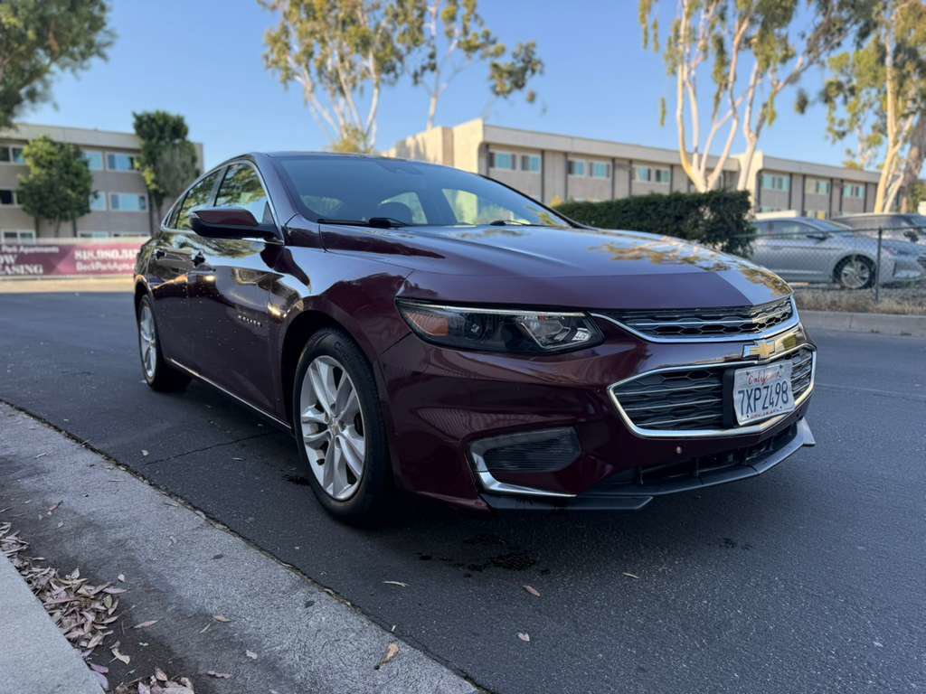 Used 2016 Chevrolet Malibu LT w/ Driver Confidence Package FWD image 3