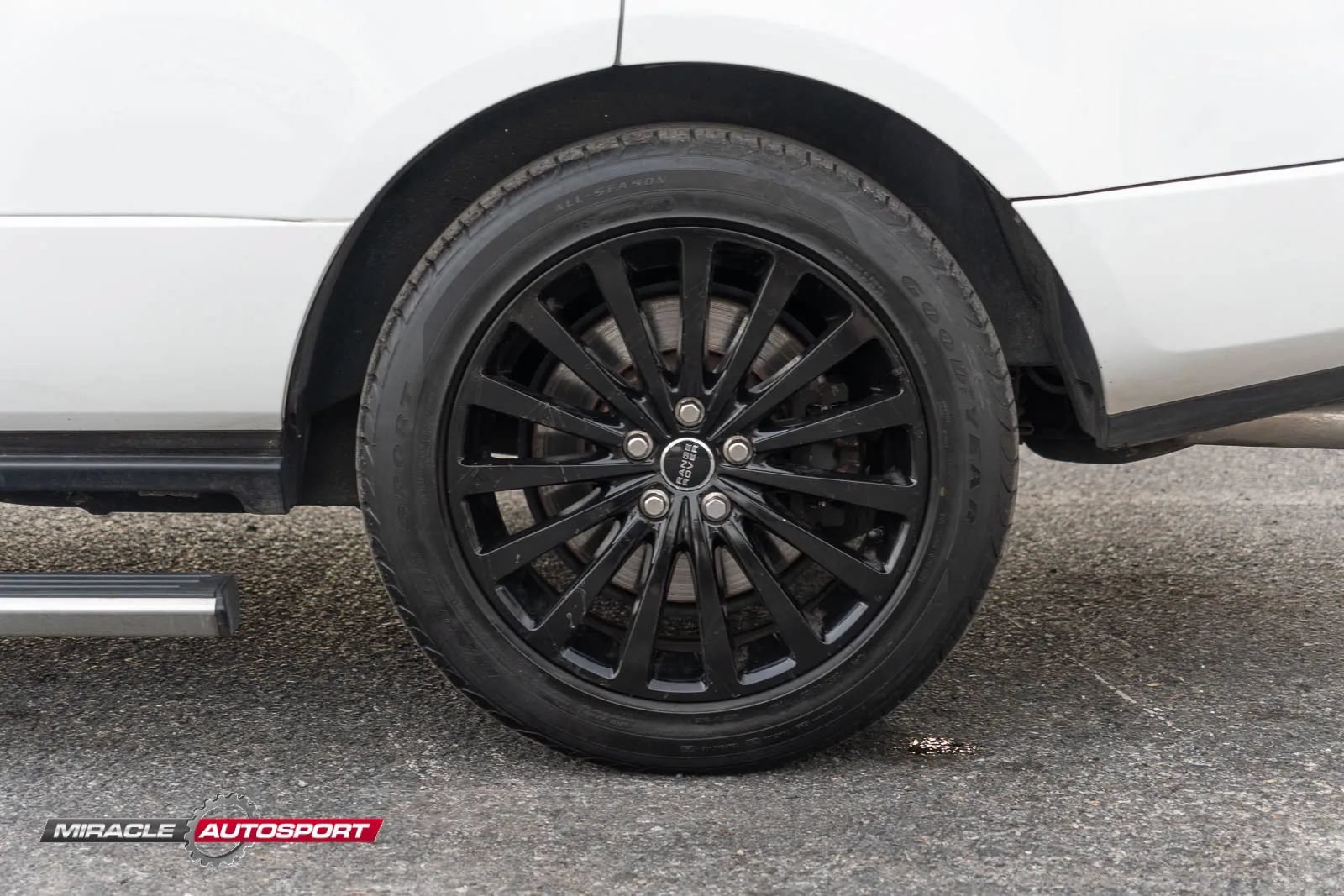 Used 2012 Land Rover Range Rover Supercharged AWD/4WD image 10