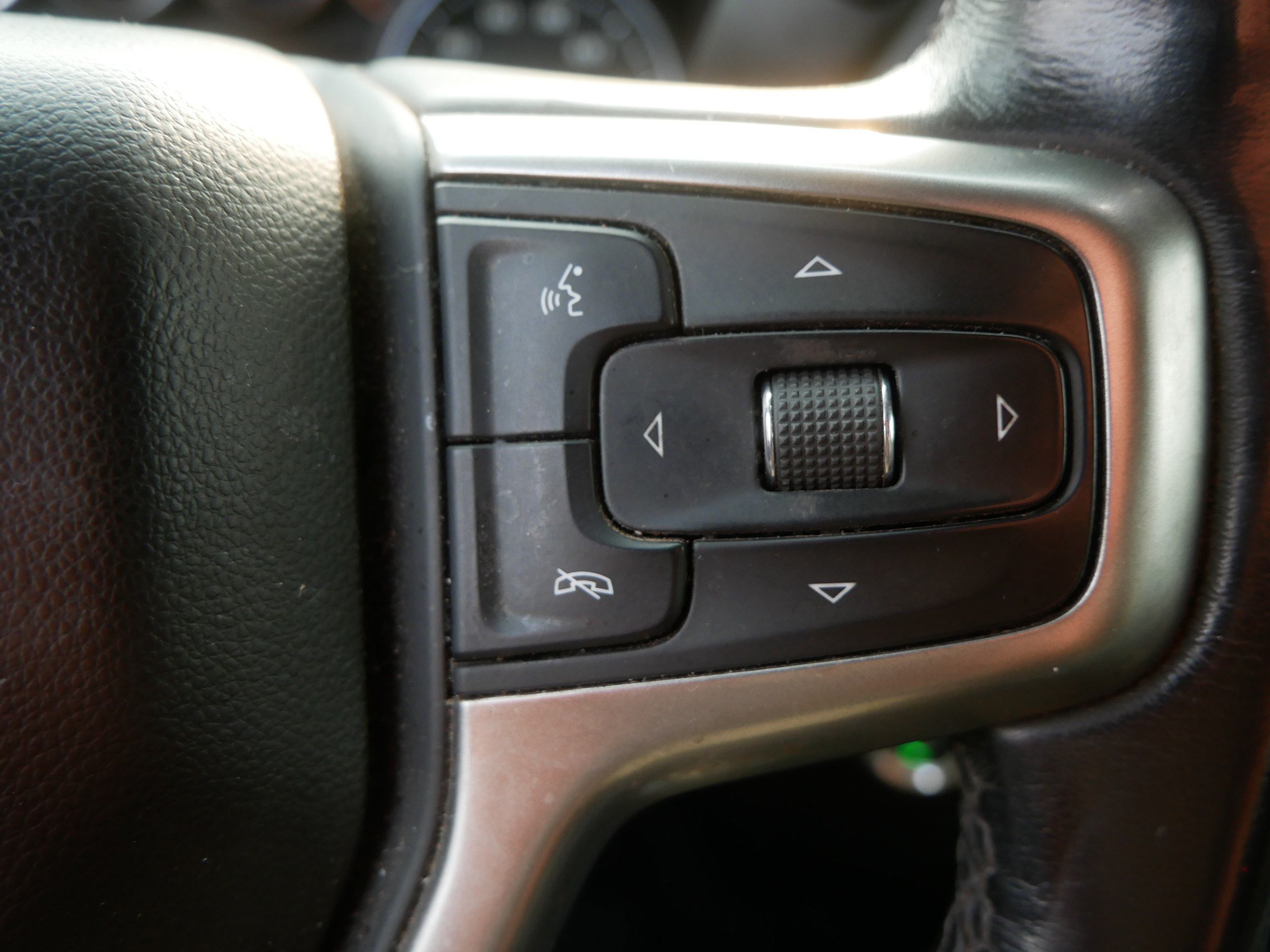 Used 2019 Chevrolet Silverado 1500 LT w/ Convenience Package AWD/4WD image 22