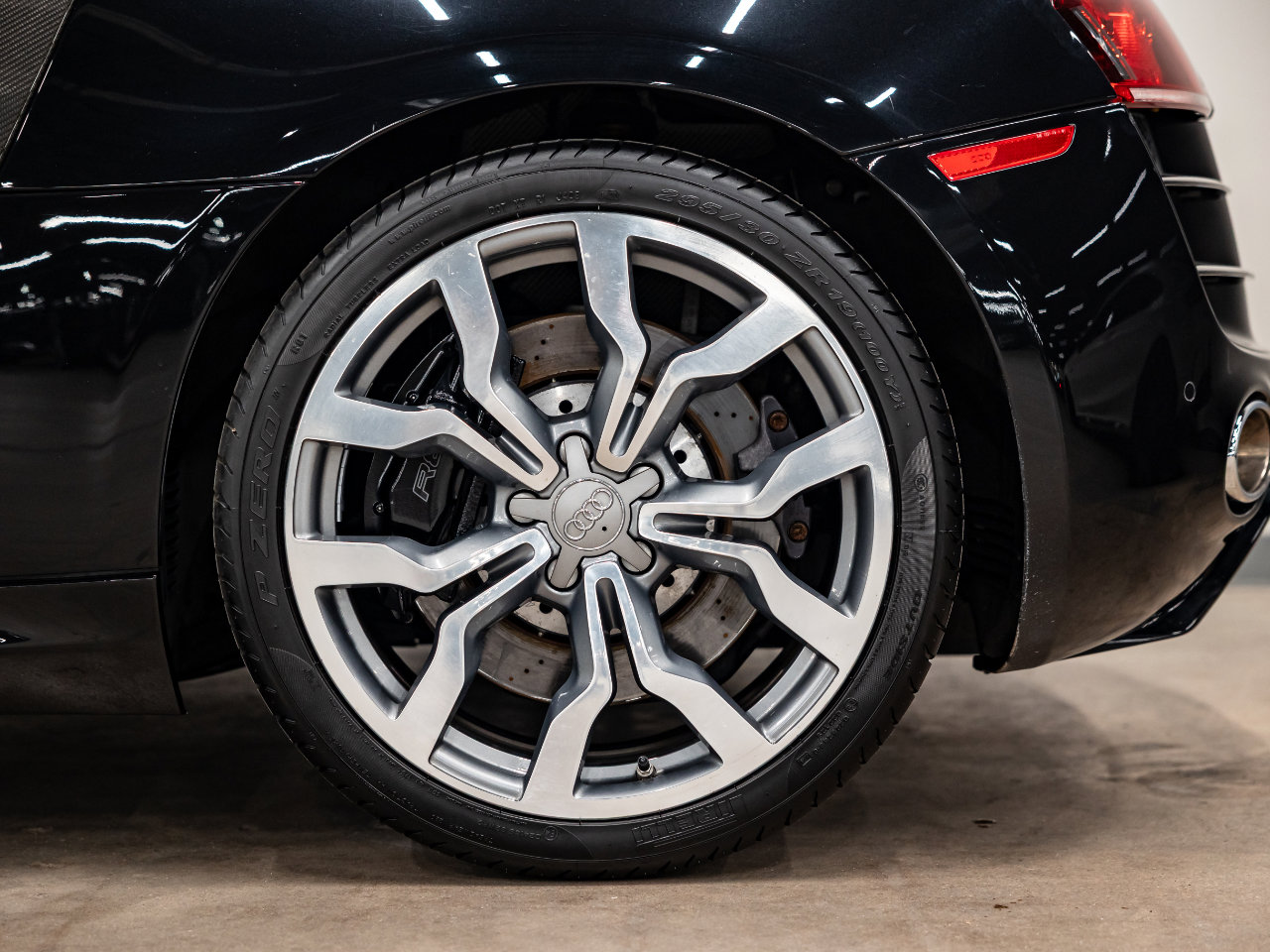 Used 2009 Audi R8 V10 image 20