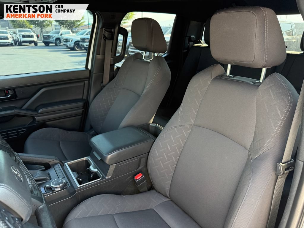 Used 2025 Toyota Tacoma SR5 AWD/4WD image 26