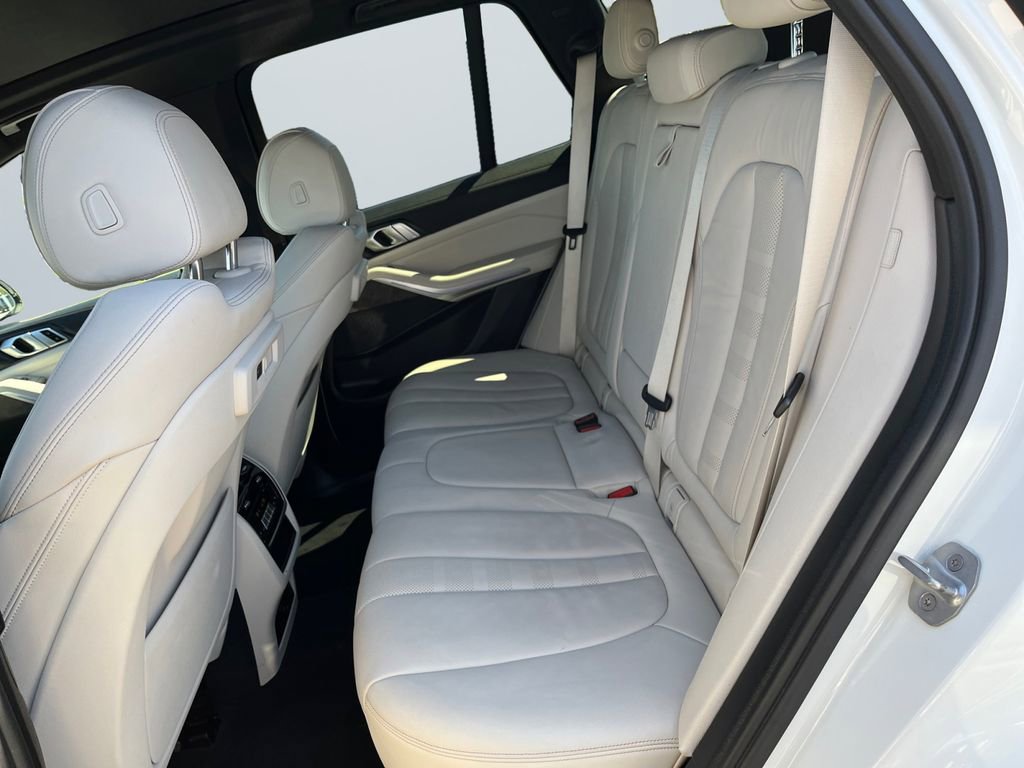 Used 2020 BMW X5 xDrive40i w/ Premium Package image 13