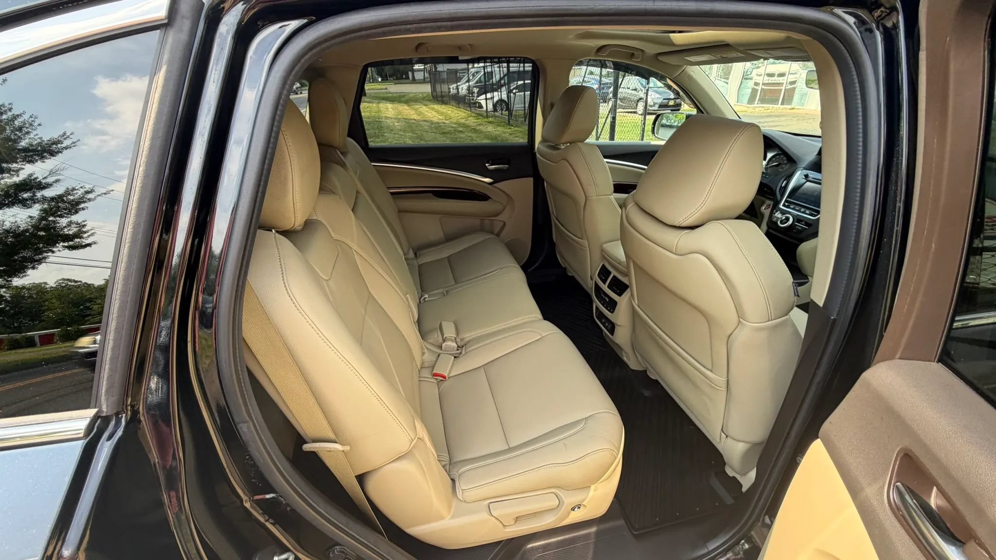 Used 2019 Acura MDX SH-AWD image 16