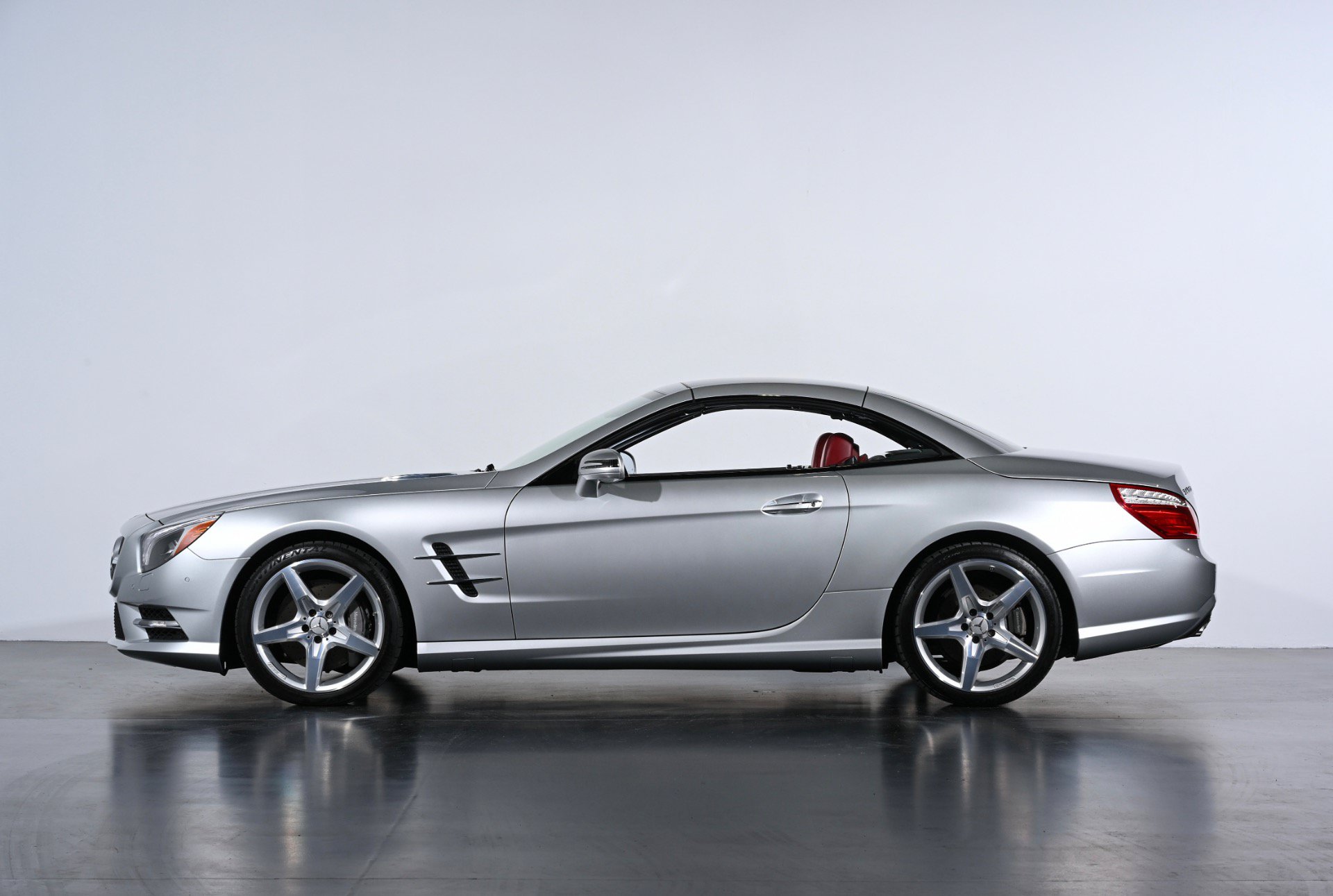 Used 2014 Mercedes-Benz SL 550 image 23
