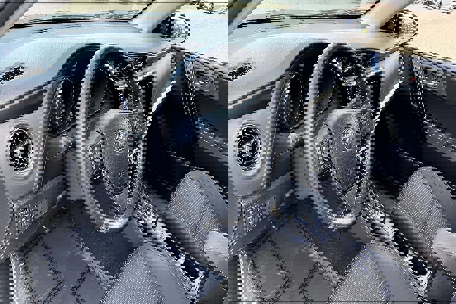 Certified 2018 Toyota Corolla iM FWD image 17