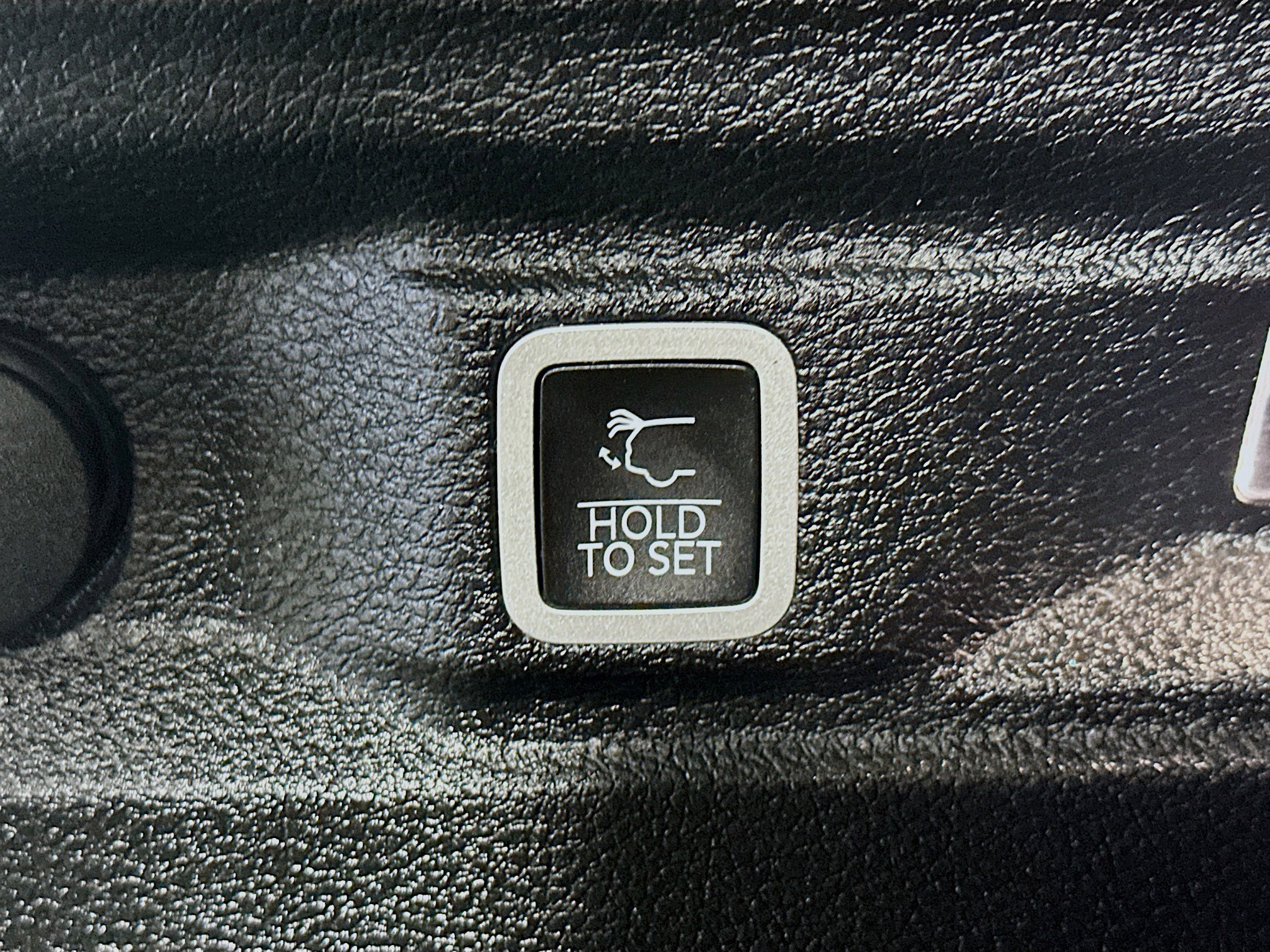 Used 2022 Jeep Grand Cherokee L Laredo image 33