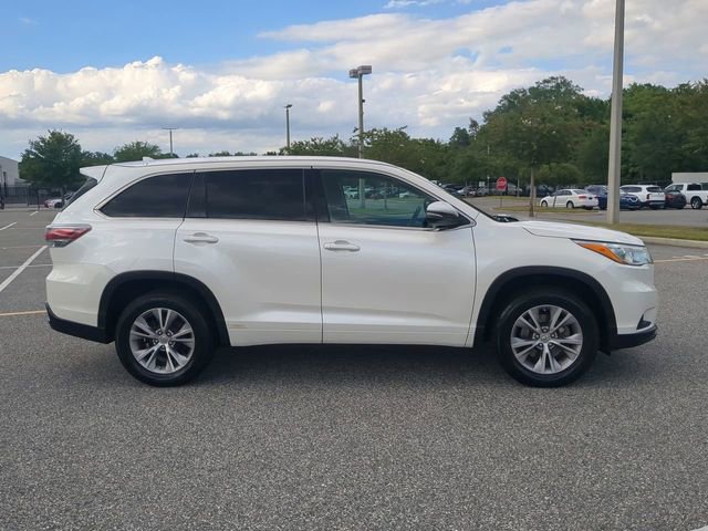 Used 2015 Toyota Highlander XLE FWD image 3