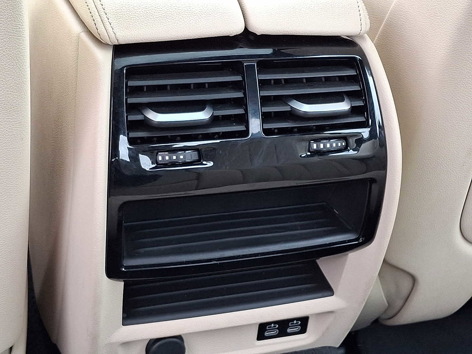 Used 2023 BMW 530i xDrive w/ Convenience Package image 11