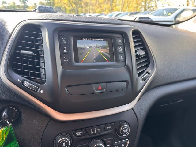 Used 2016 Jeep Cherokee Latitude w/ Cold Weather Group AWD/4WD image 26