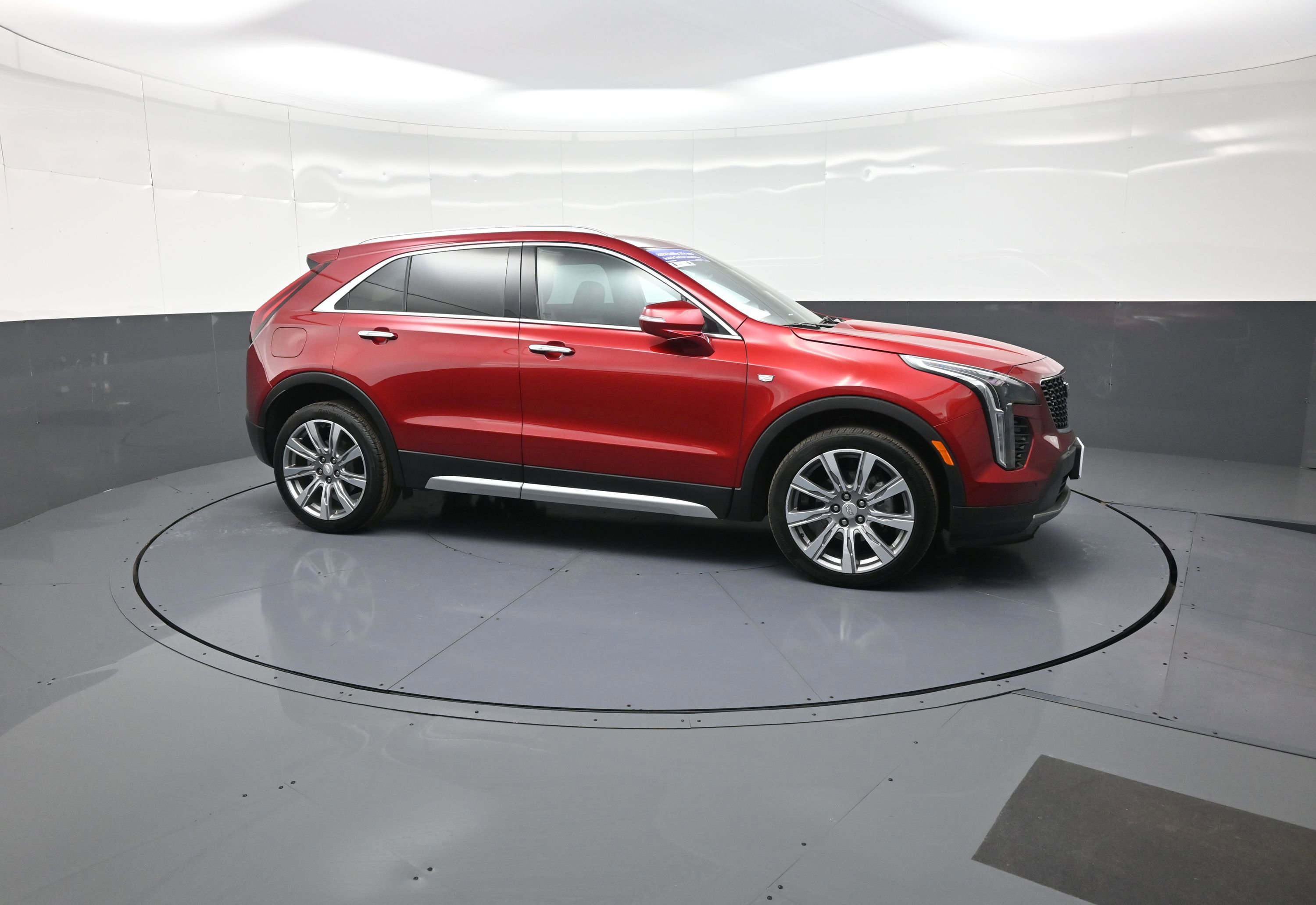 Used 2023 Cadillac XT4 Premium Luxury w/ Cold Weather Package image 2