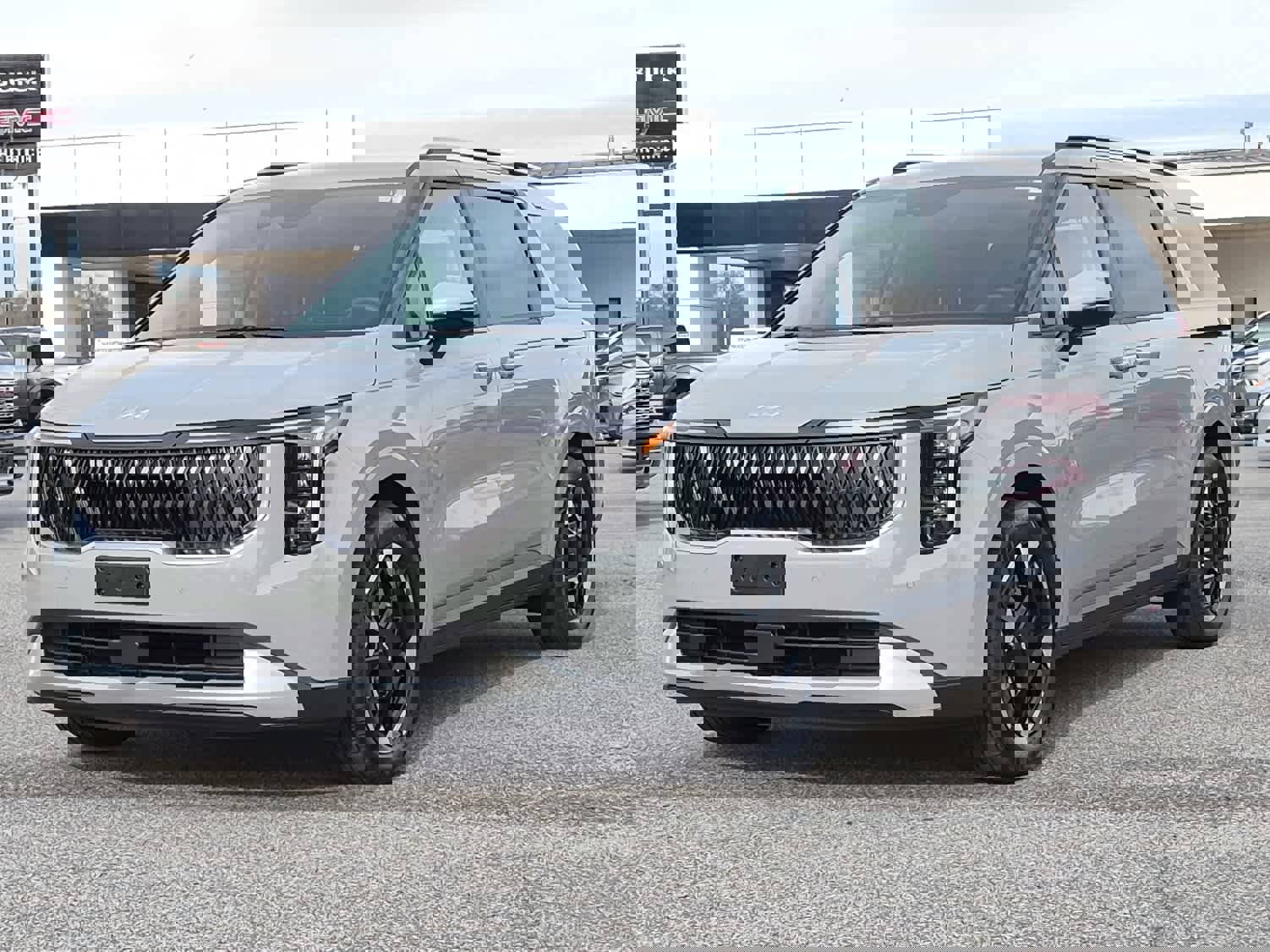 Used 2026 Kia Carnival EX image 1