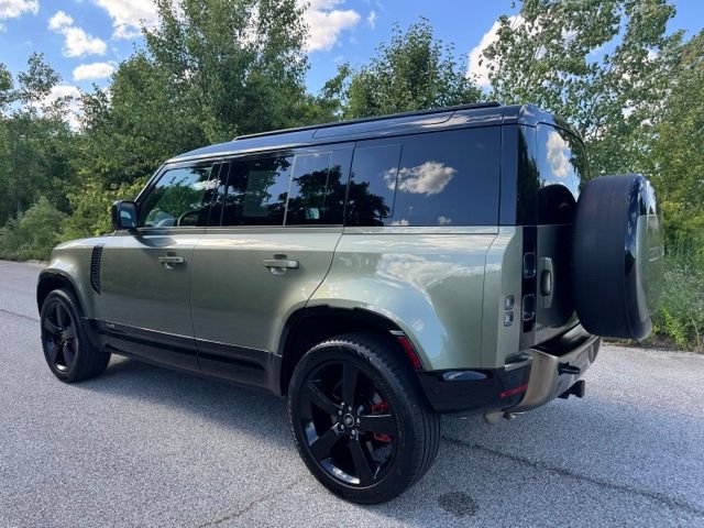 Certified 2025 Land Rover Defender 110 X AWD/4WD image 7
