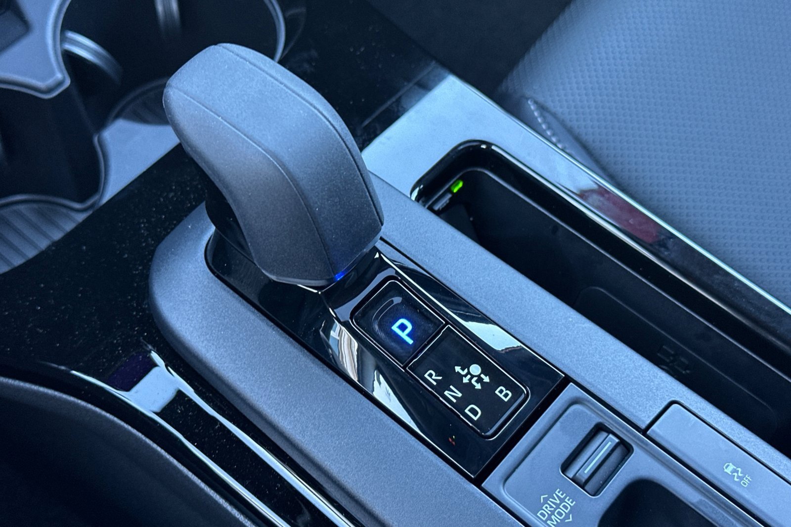 Used 2026 Toyota Prius Limited w/ Limited Premium Package image 23