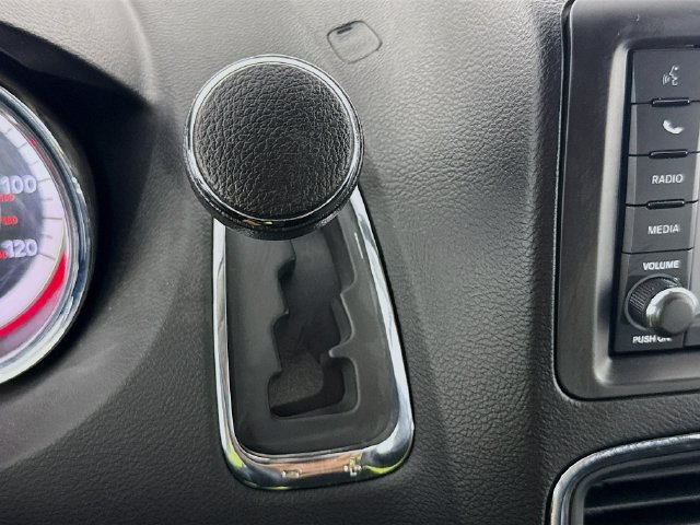 Used 2018 Dodge Grand Caravan SE w/ UConnect Hands-Free Group FWD image 36