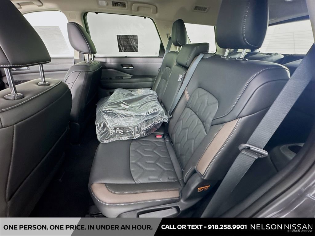 New 2026 Nissan Pathfinder Platinum image 25