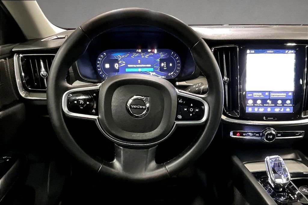 Used 2026 Volvo V60 B5 Cross Country Ultra w/ Climate Package image 8