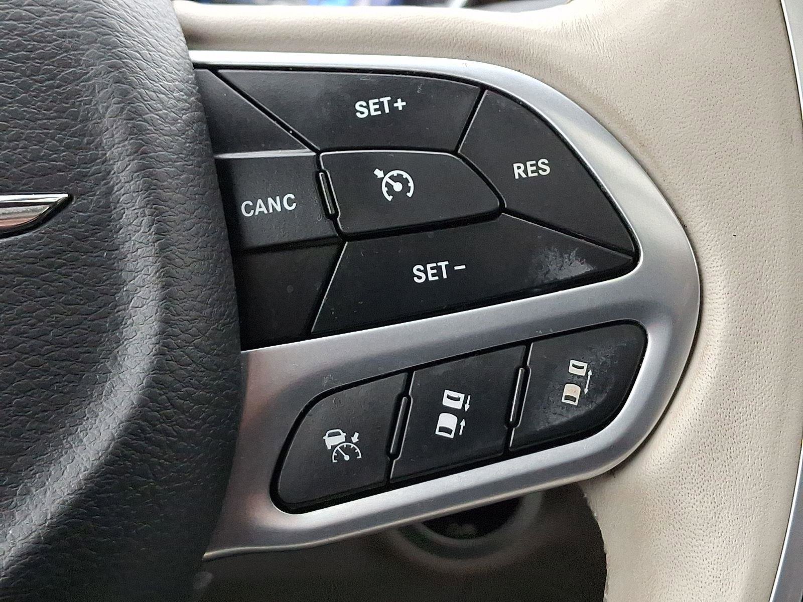 Certified 2021 Chrysler Pacifica Limited image 26