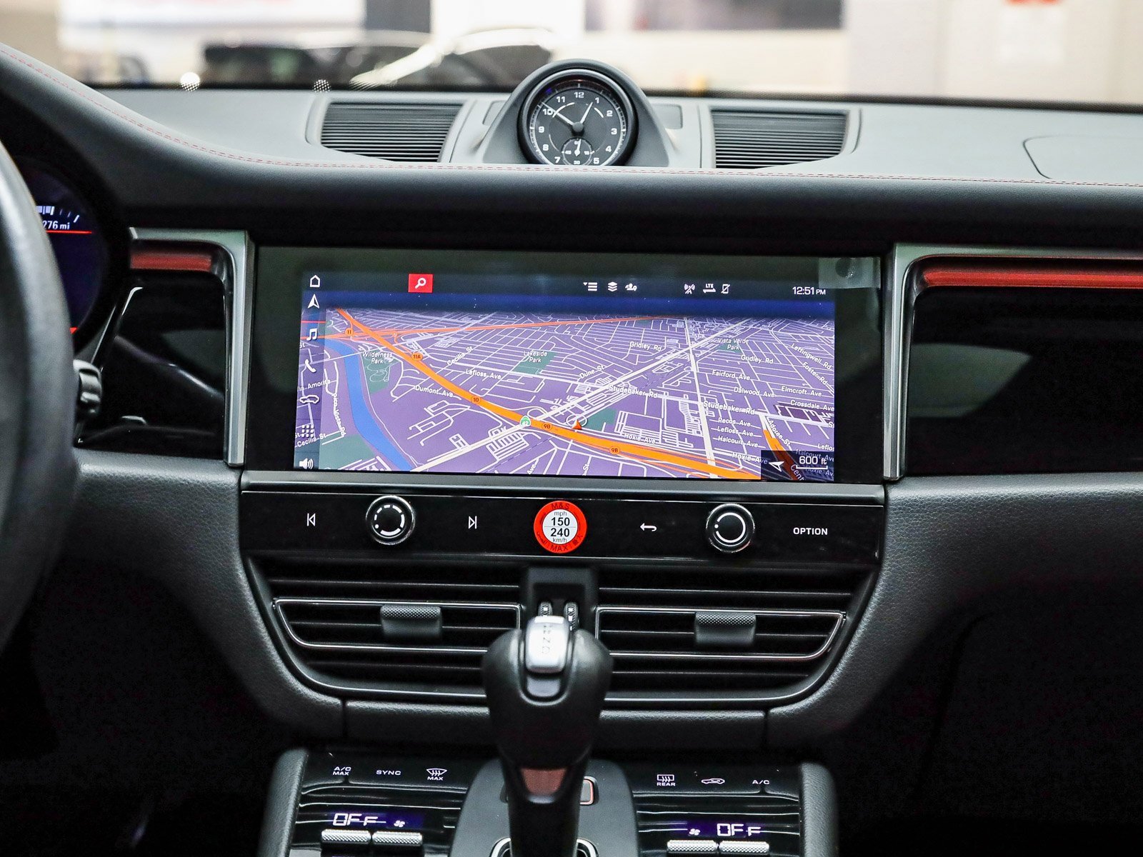 Used 2023 Porsche Macan image 18