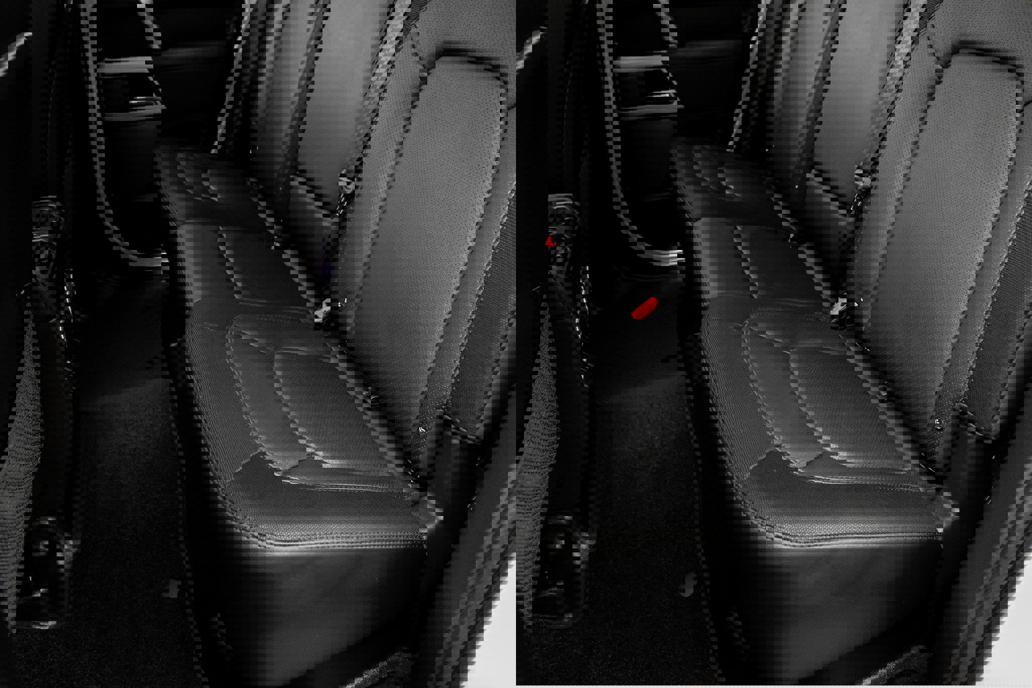 Used 2023 Land Rover Defender 110 X-Dynamic SE AWD/4WD image 33