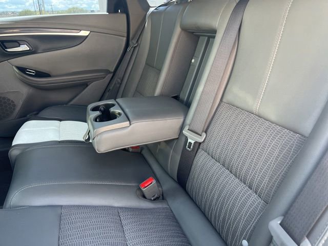 Used 2019 Chevrolet Impala LT FWD image 7