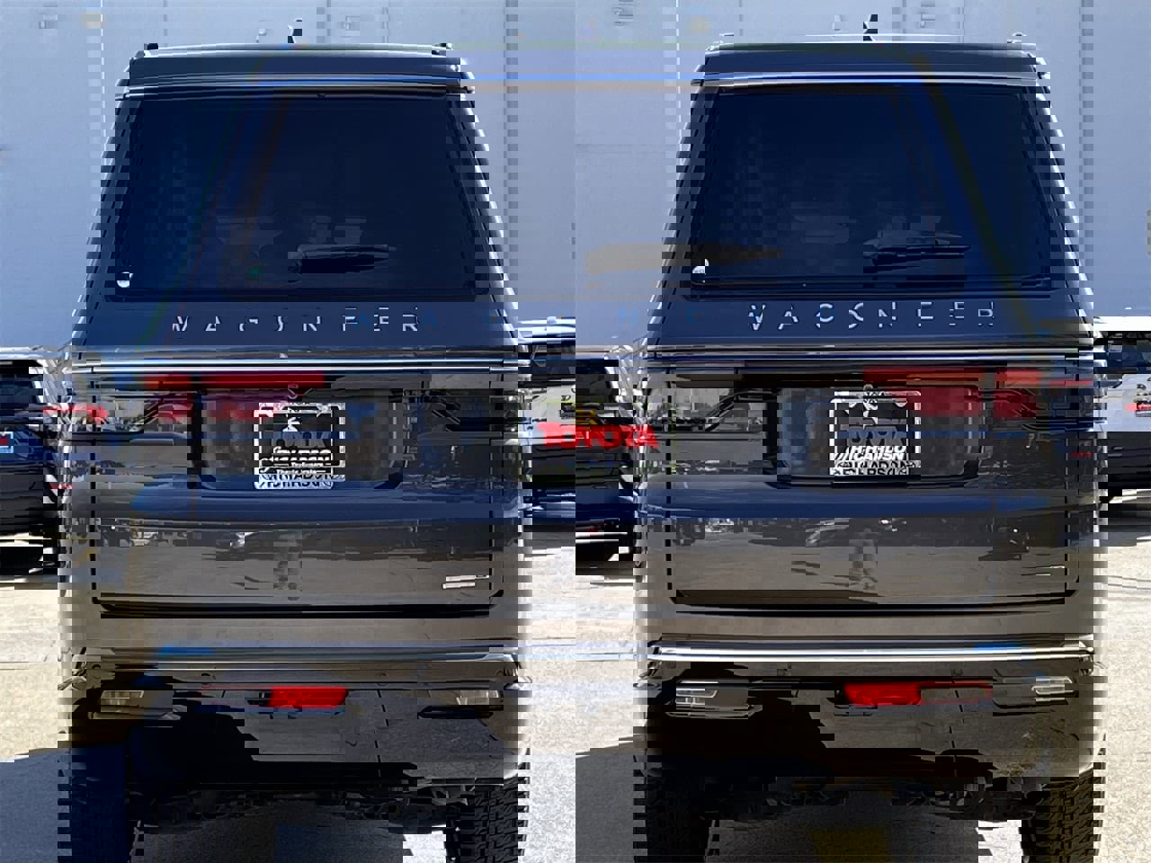 Used 2022 Jeep Wagoneer Series III w/ Premium Group I image 5