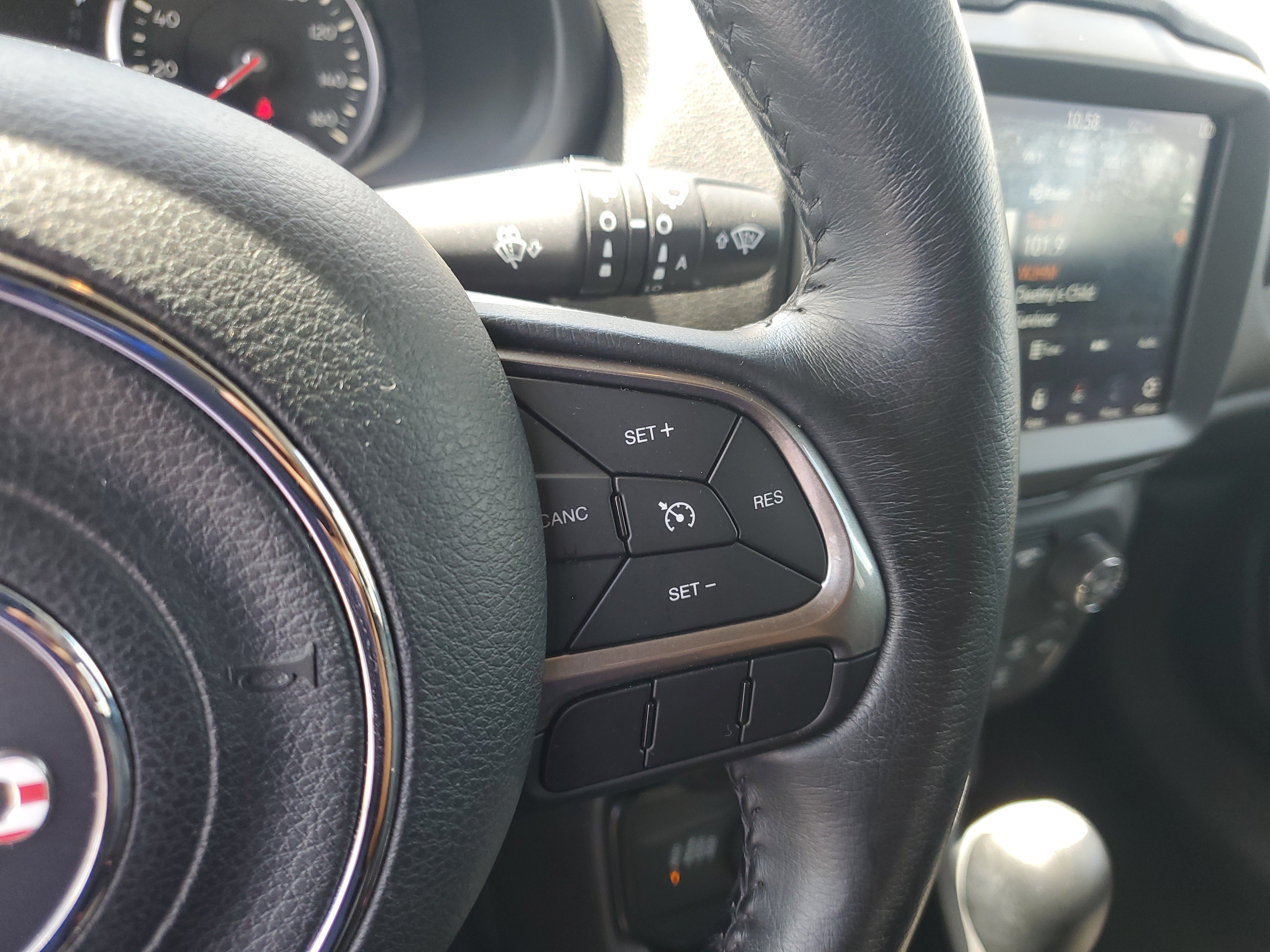 Used 2020 Jeep Renegade Limited w/ UConnect 8.4 Nav Group AWD/4WD image 17
