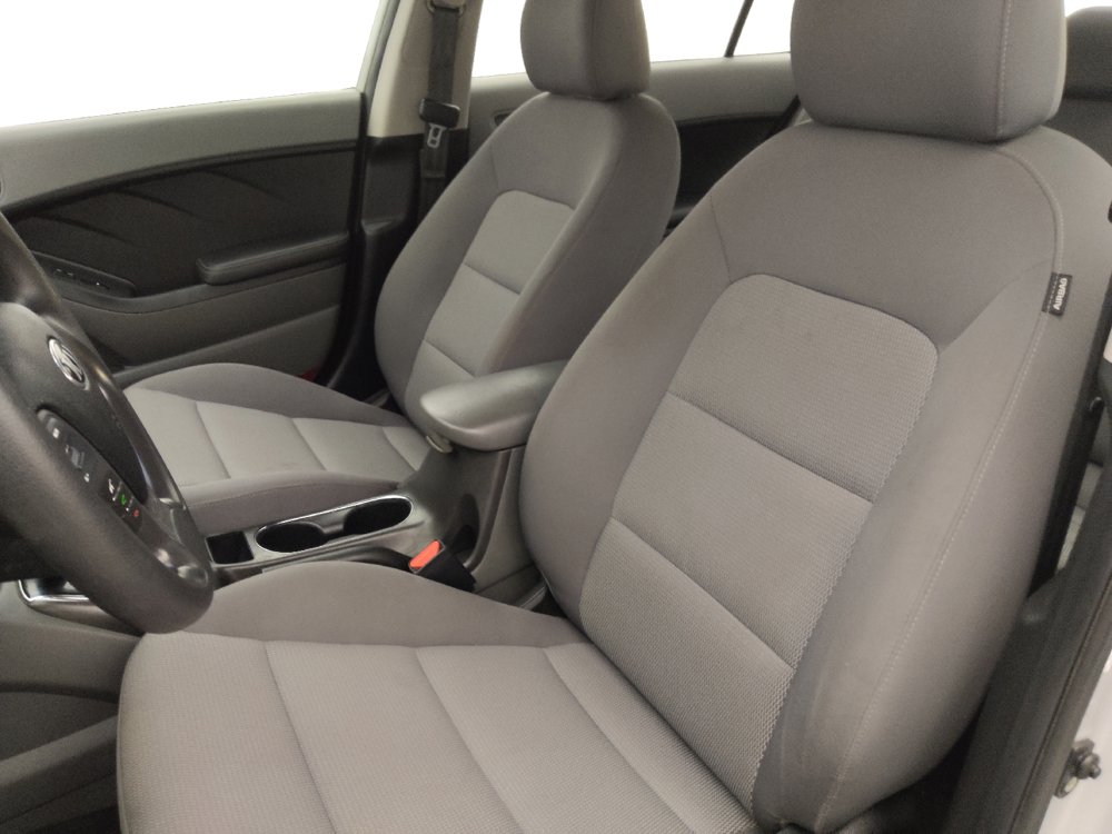 Used 2017 Kia Forte LX FWD image 17